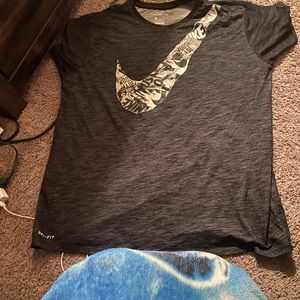 nike t shirt